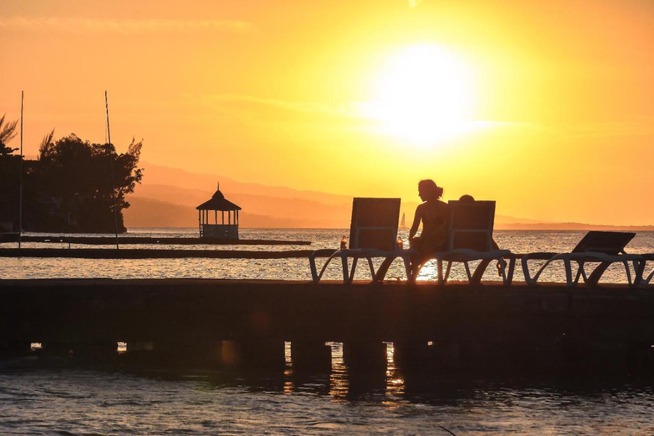 Kaz Kreol Beach Hotel Ocho Rios Exterior photo